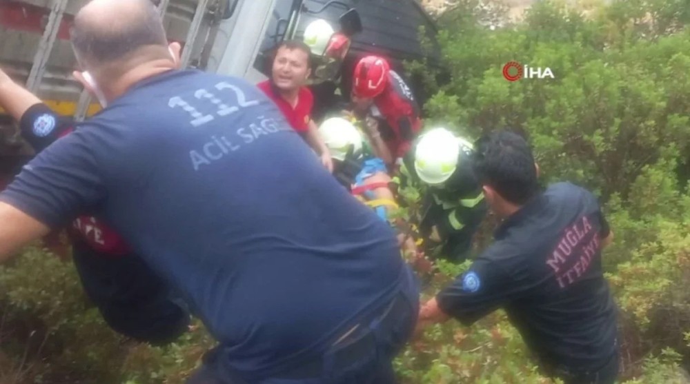 SON DƏQİQƏ: İbrahim Tatlıses qəzaya düşdü- maşını dərəyə AŞDI (FOTOLAR)